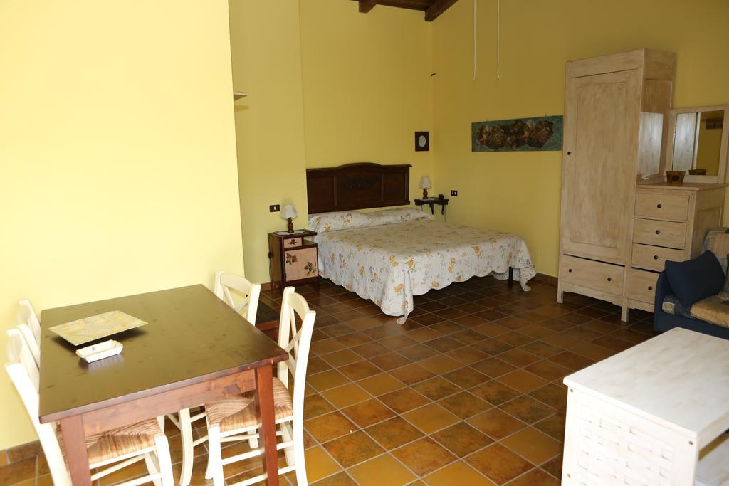 La Locanda Del Picchio Country House Morro dʼOro Kültér fotó