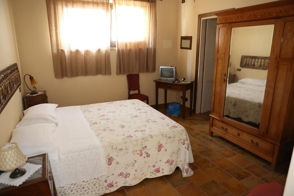 La Locanda Del Picchio Country House Morro dʼOro Kültér fotó